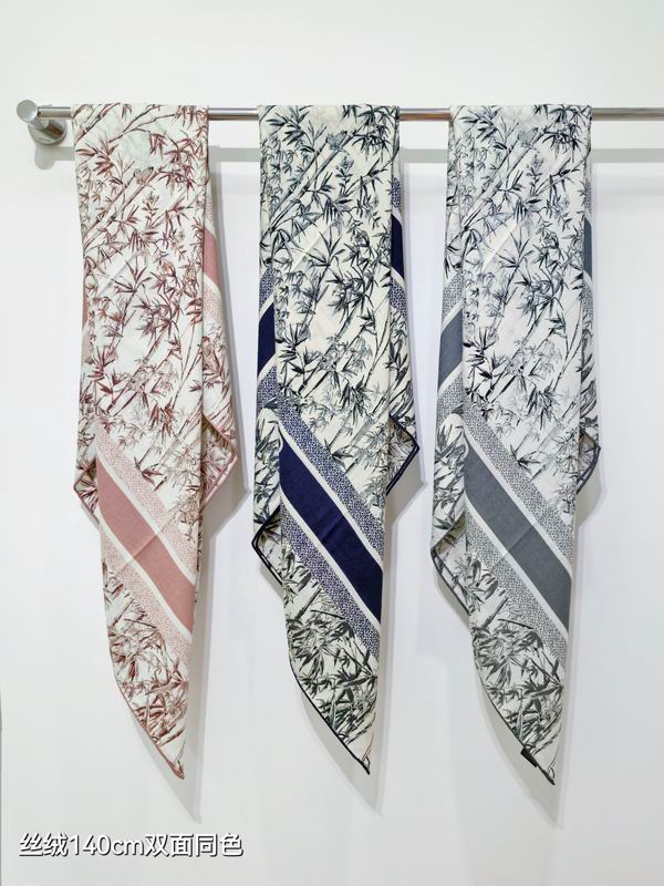Dior scarf 140X140cm 70%羊绒30%真丝 E090604